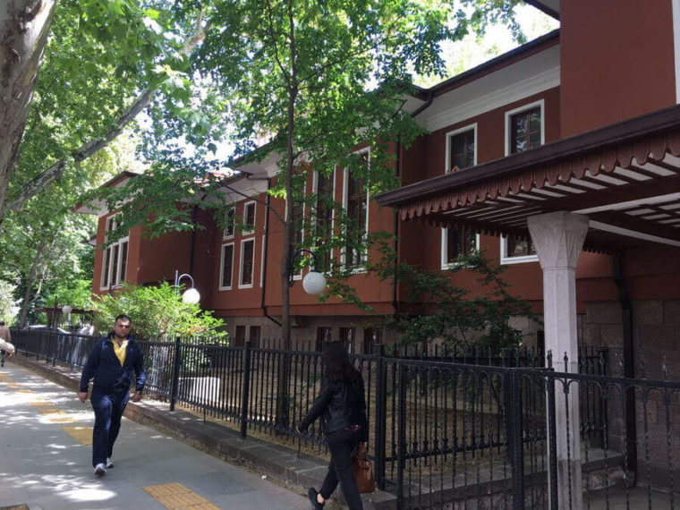 Adnan Ötüken Kütüphanesi